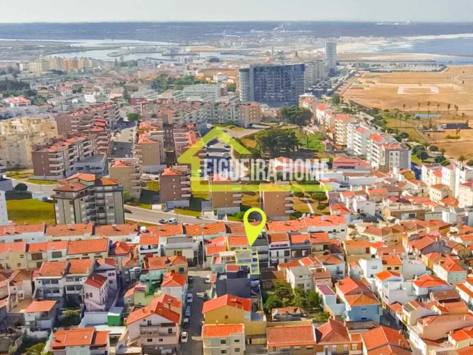 Encantadora moradia, para reabilitar, com vista para o mar, na Figueira da Foz FH2323 3