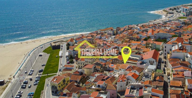 Moradia T3+T3 renovada a 100m da praia de Buarcos na Figueira da Foz FH2450 2
