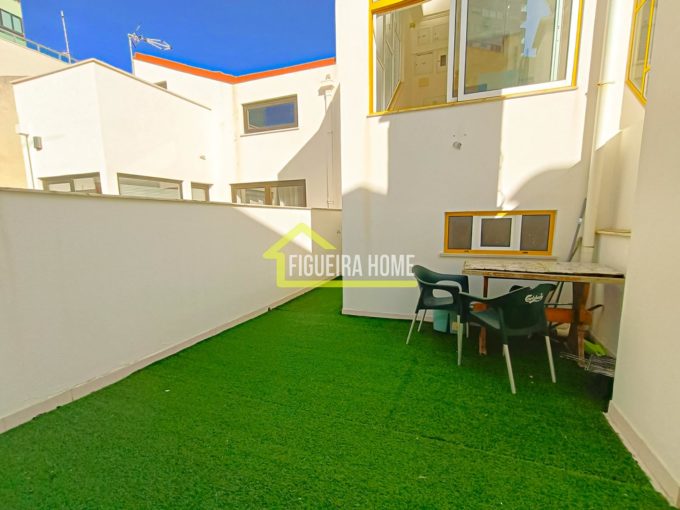 Apartamento T0 com terraço privado junto à praia de Buarcos FH2472 2