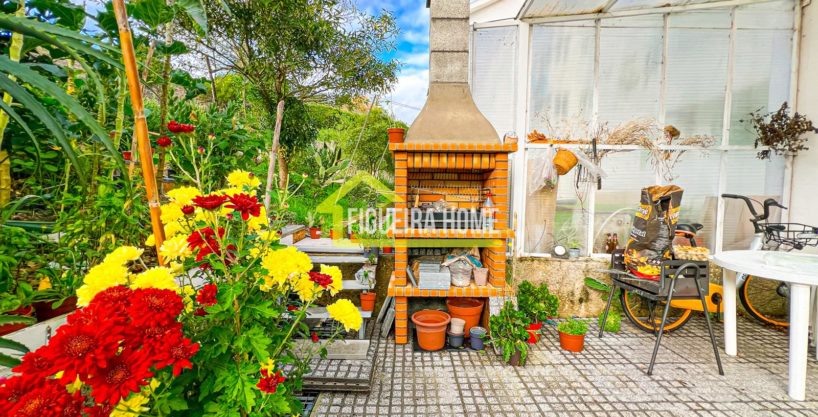 O Lar Perfeito para Famílias: Apartamento T3 Renovado com Quintal FH2468 2