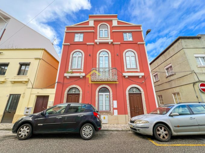 Prédio para hotelaria ou AL, com 9 suites e possibilidade de restaurante, a 100 metros da praia FH2494 3