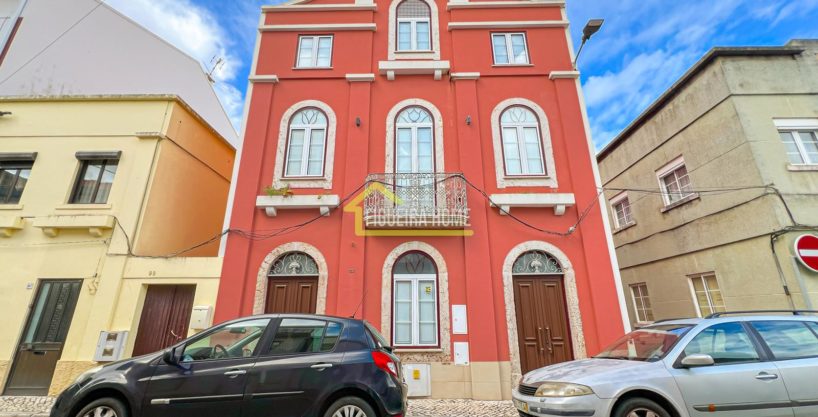 Prédio para hotelaria ou AL, com 9 suites e possibilidade de restaurante, a 100 metros da praia FH2494 2